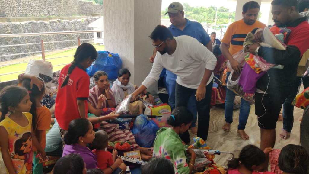 वाढदिवसानिमित मा. नगरसेवक विशाल डोळस यांच्याकडून इरशालगड दरडबाधितांना जीवनावश्यक वस्तूंचे&nbsp;वाटप