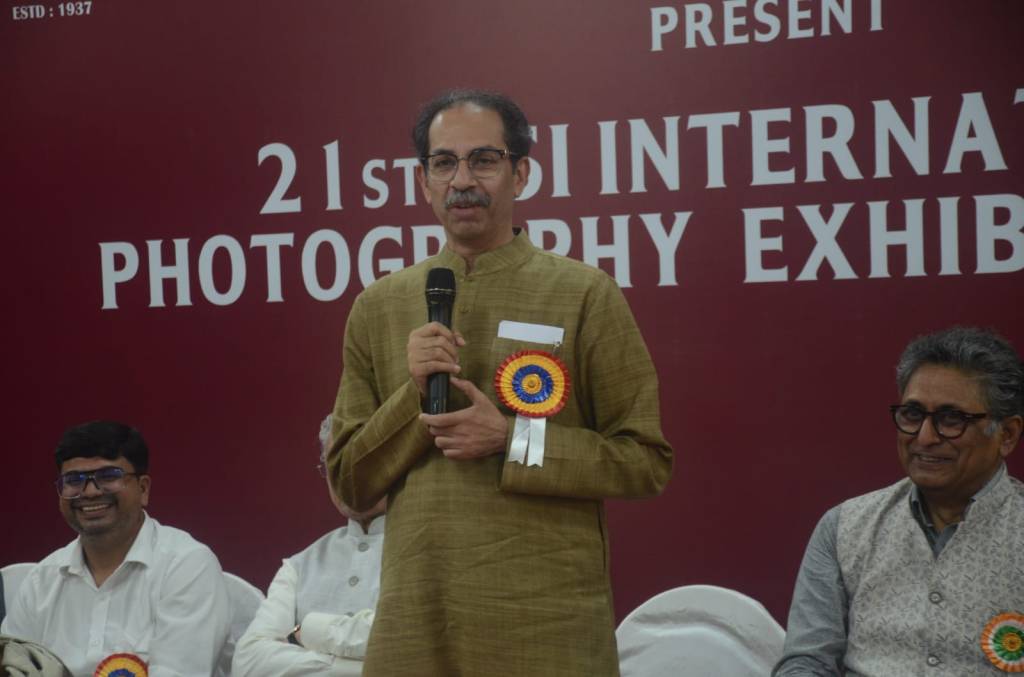 आमच्या काही कलाकृती विकल्या गेल्या, पण नव्या कलाकृती निर्माण करण्याची हिंमत आमच्यात आहे – उद्धव&nbsp;ठाकरे