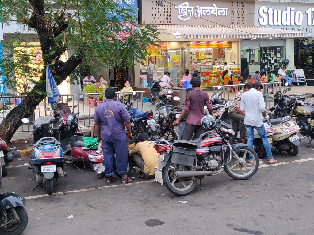 ‘हफ्तेखोरी बंद’ करून वाहतूक पोलिसांनी कारवाई&nbsp;करावी..!