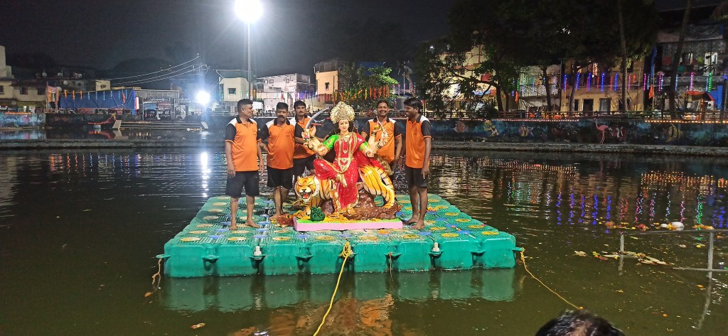 नवरात्रौत्सवाच्या सांगता दिनी 1082 देवीमूर्तींचे भावपूर्ण वातावरणात&nbsp;विसर्जन