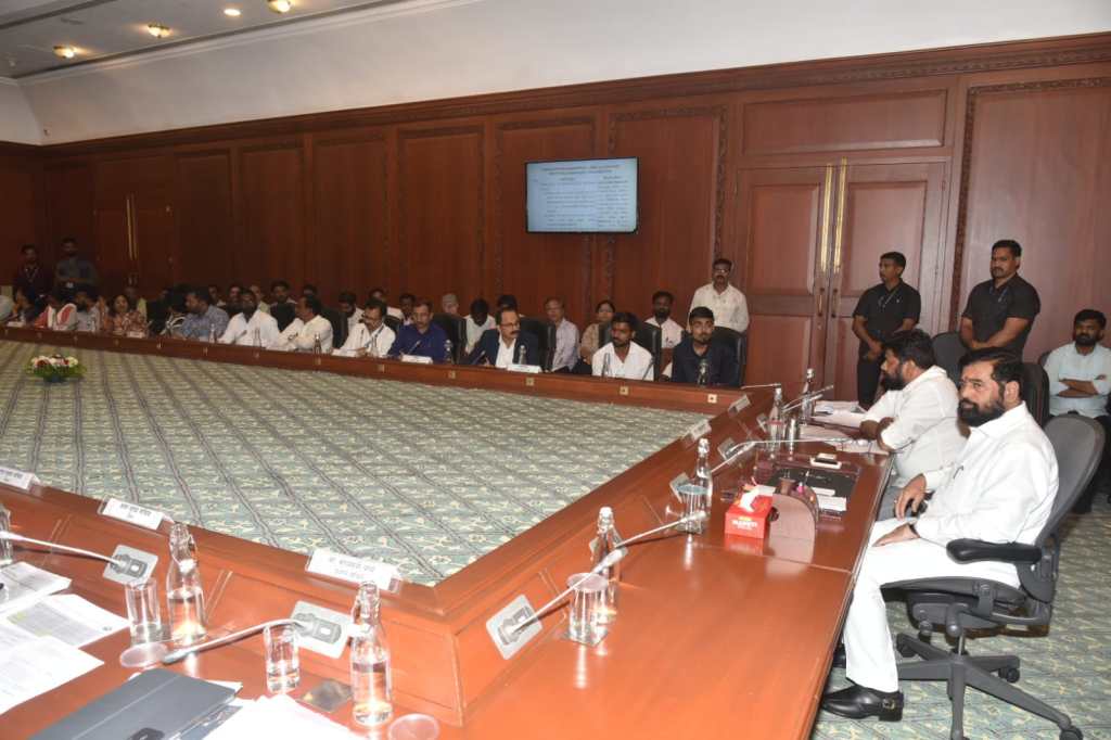 मुंबई महापालिकेच्‍या रुग्‍णालयात ‘झिरो प्रिस्‍क्रिपशन पॉलिसी’ राबवावी-&nbsp;मुख्यमंत्री