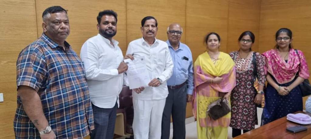 मा. नगरसेवक विशाल डोळस यांचे सिवुड्सच्या नागरी समस्या सोडविण्यासाठी गती प्राप्त होण्यासाठी थेट आ. गणेश नाईकांना&nbsp;साकडे