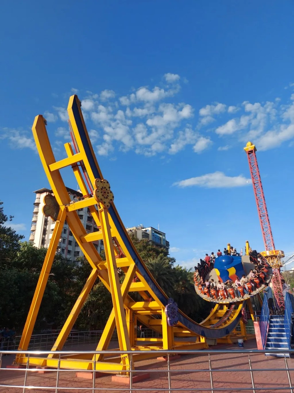 महापालिकेच्या वंडर्स पार्कमध्ये ‘राईड एंट्री’चा काळाबाजार; हात ओले करण्यासाठी उद्यान अधिकाऱ्यांचाही छुपा पाठिंबा    