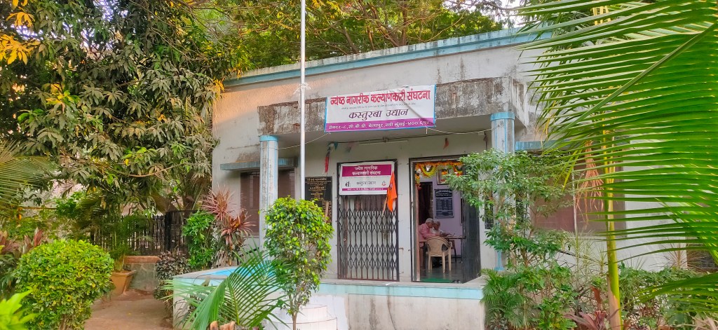 ज्येष्ठ नागरिकांना स्वतःच्या एकाकीपणावर मात करण्यासाठी ‘विरंगुळा केंद्र रामबाण उपाय’ 