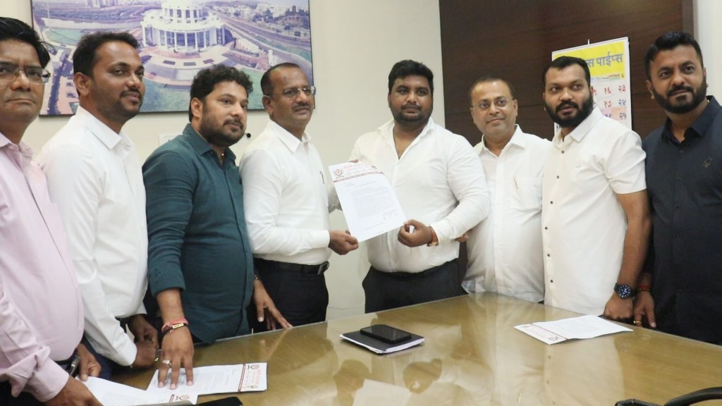 महापालिकेच्या अर्थसंकल्पाच्या खर्चीय तरतुदीतून दहा टक्के विकासनिधी प्रकल्पग्रस्त कंत्राटदारांसाठी राखीव करावा; दि.बा. पाटील प्रकल्पग्रस्त भूमिपुत्र ठेकेदार संघटनेची मागणीदि.बा. पाटील प्रकल्पग्रस्त भूमिपुत्र ठेकेदार संघटनेची&nbsp;मागणी