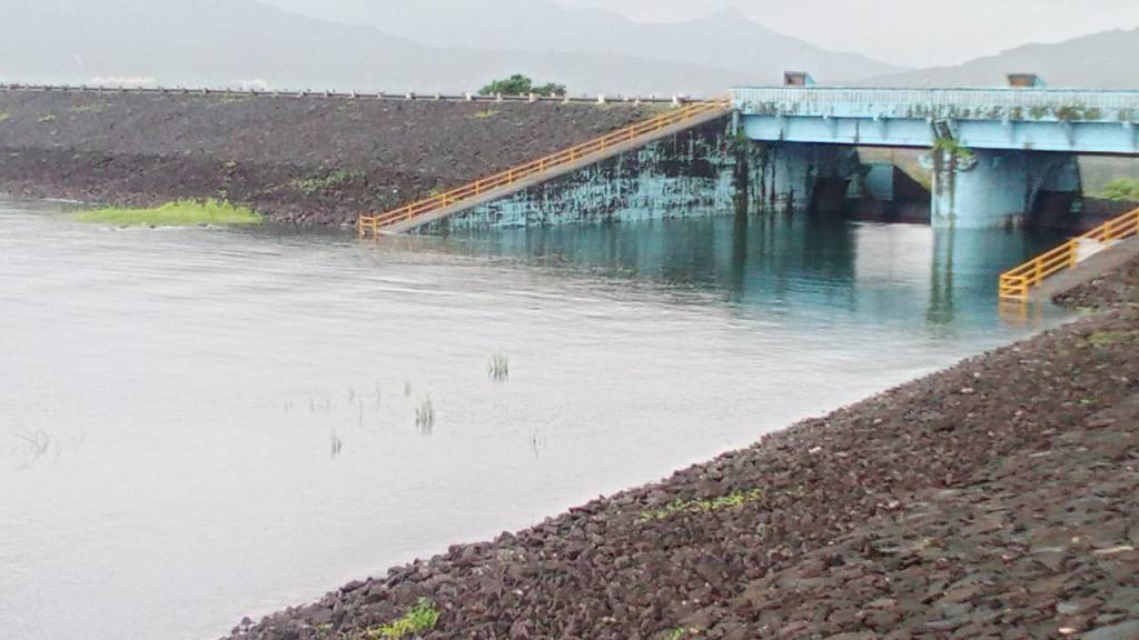 मोरबे डॅम काठोकाठ&nbsp;भरण्याजवळ