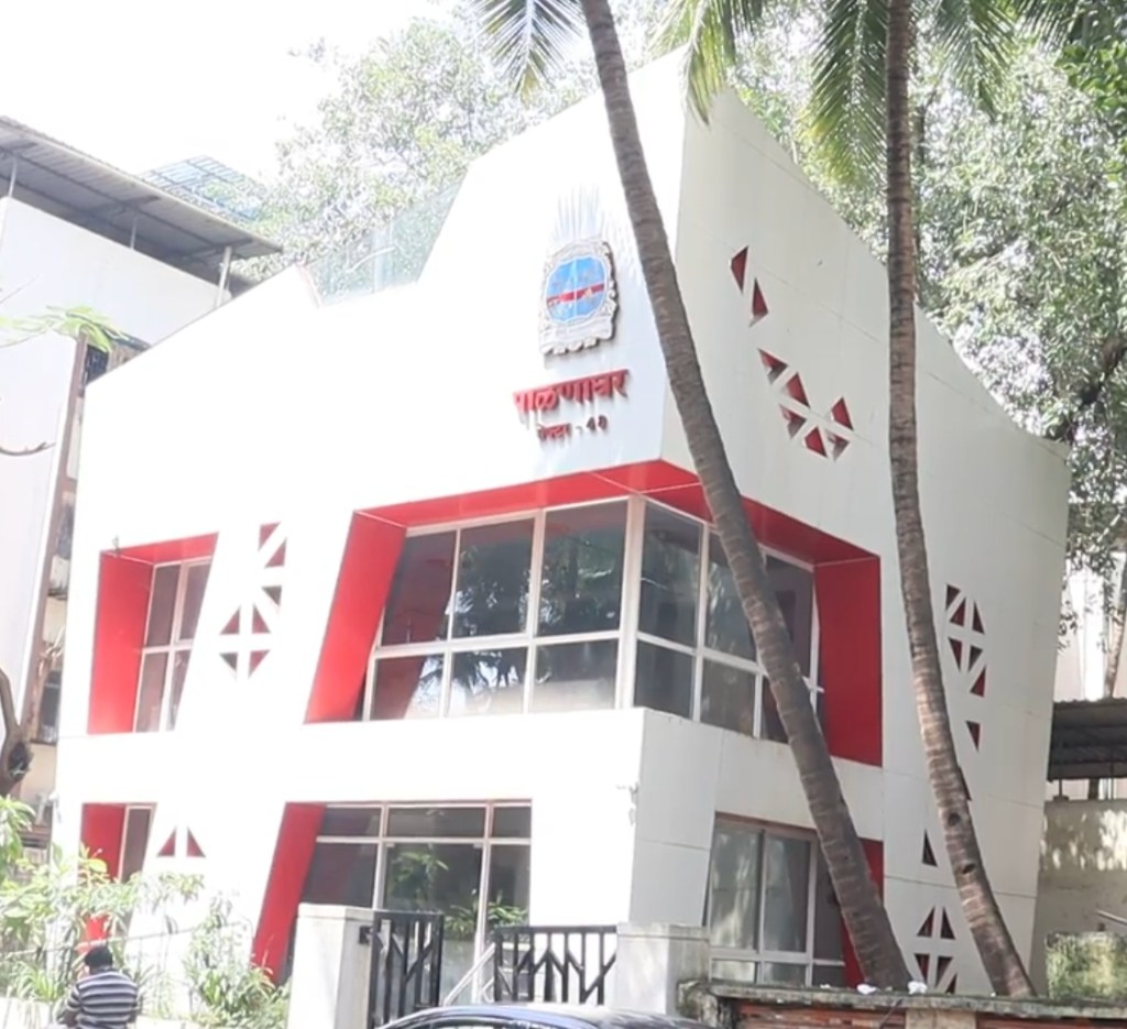 सिवूडस येथील डे-केअर सेंटर धूळ खात; समाज विकास विभागाच्या निष्क्रियतेमुळे नागरिक&nbsp;संतप्त