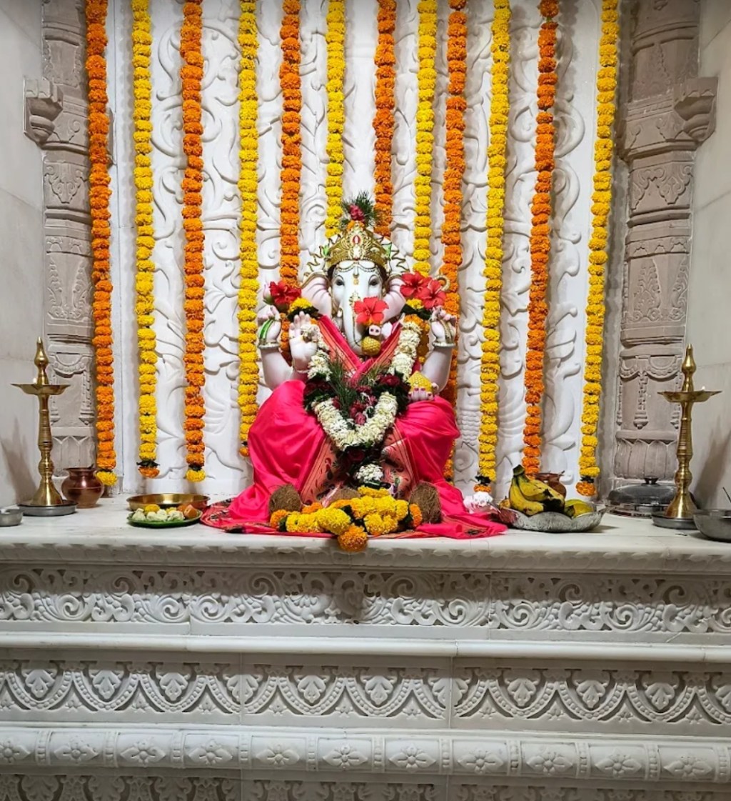 ऐरोलीतील इच्छापूर्ती श्री गणेश मंदिरावर तोडक कारवाईचा कट? भाजपच्या वनमंत्र्यांवर गंभीर&nbsp;आरोप