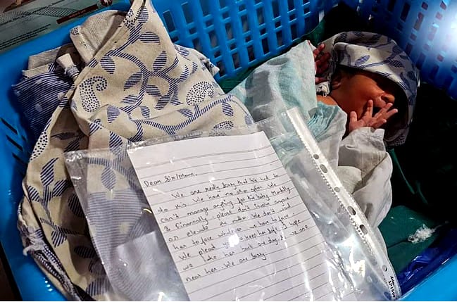 तक्का येथील फुटपाथवर आढळले बास्केटमध्ये ठेवलेले नवजात अर्भक; नवजात मुलीच्या भवितव्याच्या अनुषंगाने योग्य ती पावले उचलणार – आ. प्रशांत&nbsp;ठाकूर